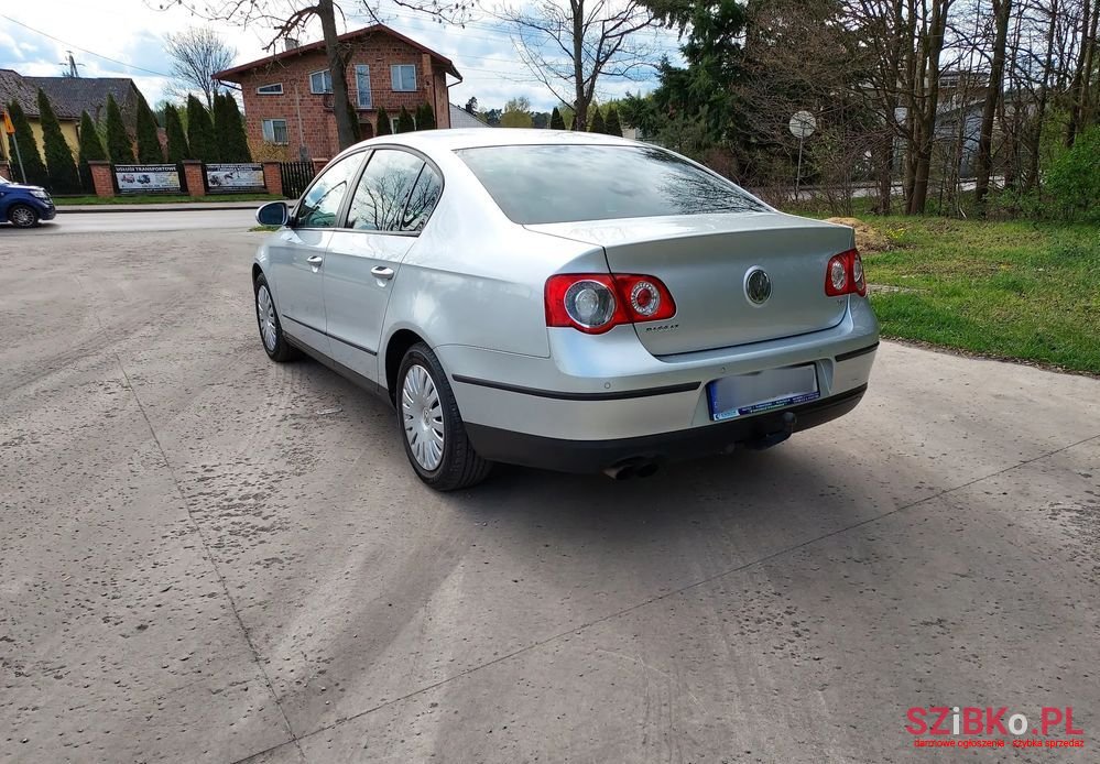 2008' Volkswagen Passat 1.8 Tsi Trendline photo #3