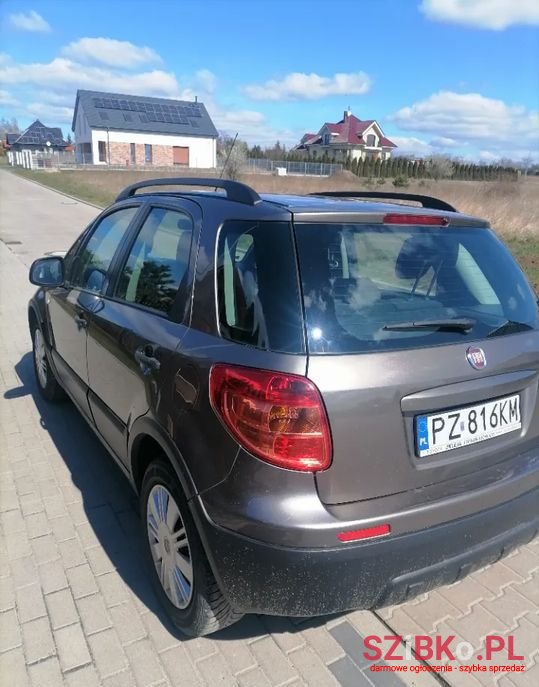 2011' Fiat Sedici photo #4