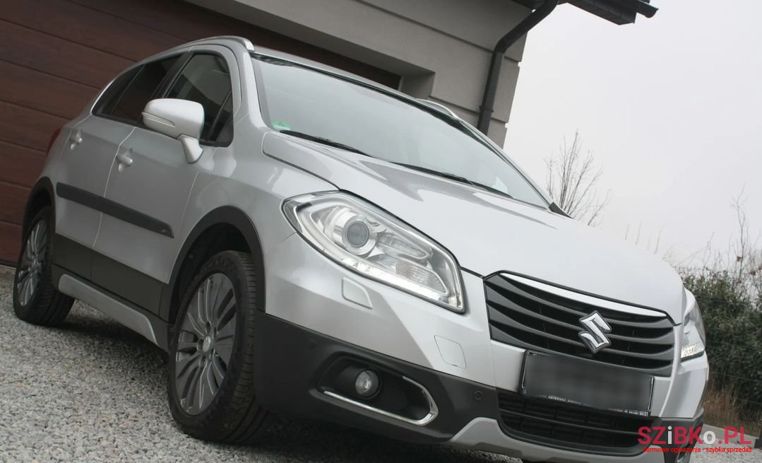 2014' Suzuki SX4 S-Cross photo #2