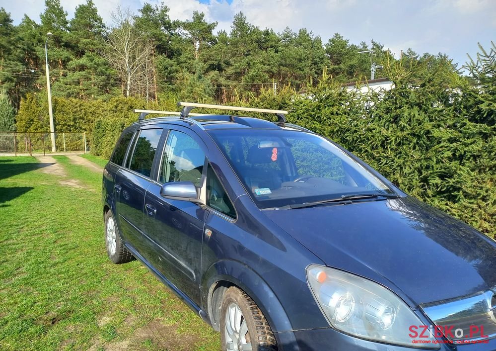 2007' Opel Zafira 1.9 Cdti Cosmo photo #1