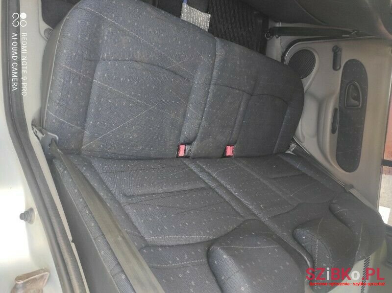 2001' Renault Clio photo #5