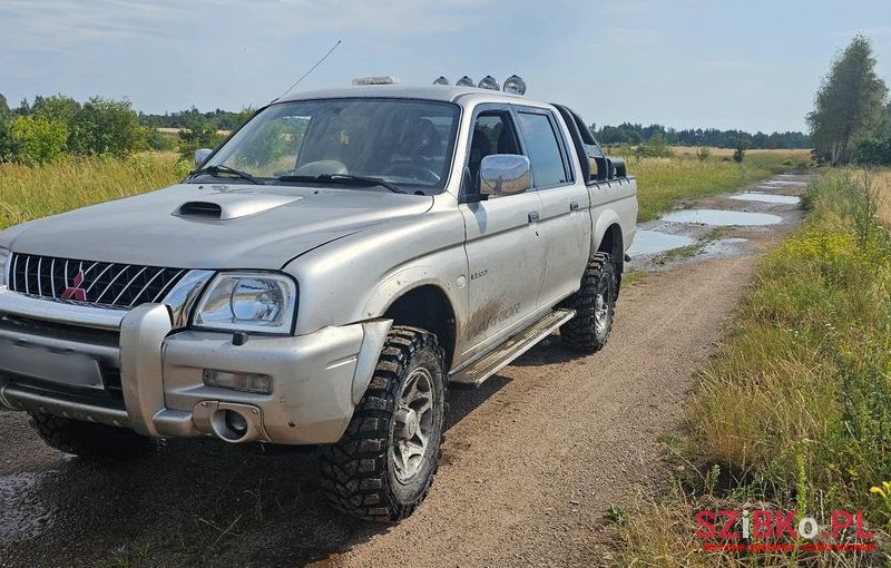 2003' Mitsubishi L200 2.5 Td Intense photo #1