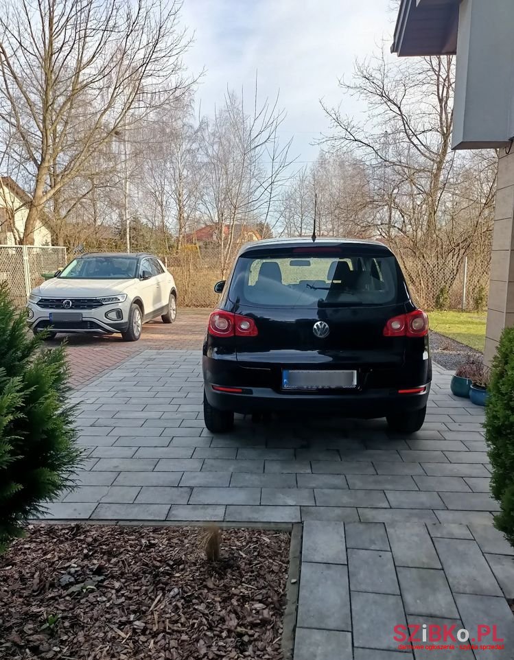 2010' Volkswagen Tiguan photo #4