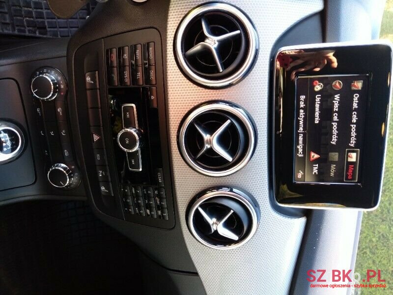 2012' Mercedes-Benz B180 W246 photo #6