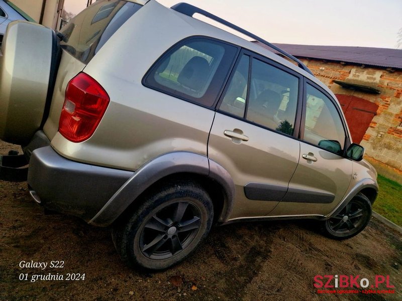 2003' Toyota RAV4 2.0 D-4D 4X4 photo #5