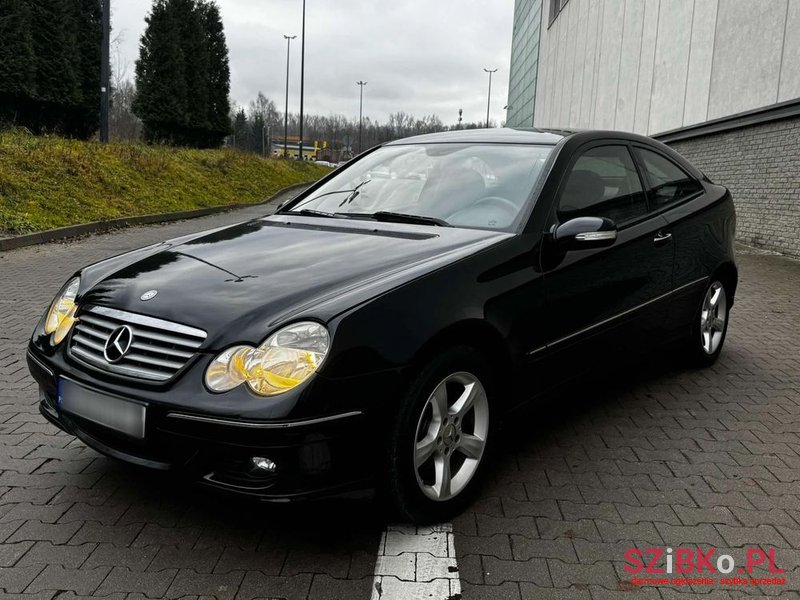 2006' Mercedes-Benz C-Class photo #3