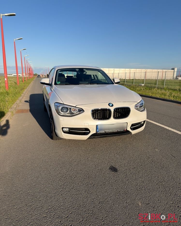 2013' BMW 1 Series 116I Sport Line photo #1