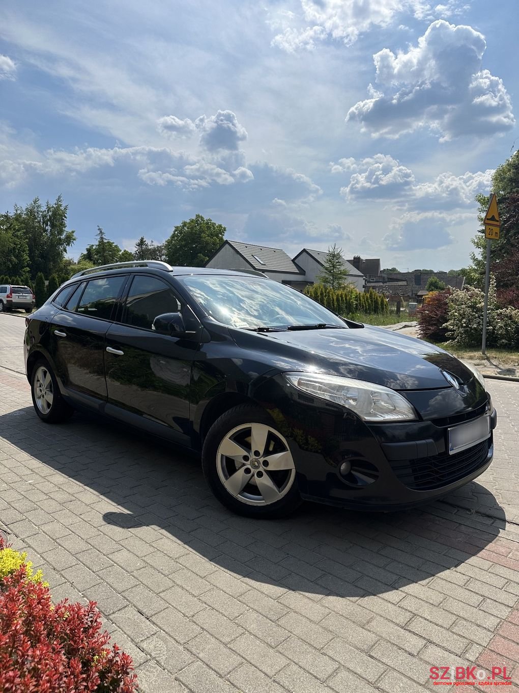 2010' Renault Megane photo #1