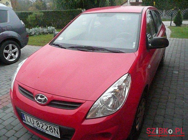 2010' Hyundai i20 photo #3