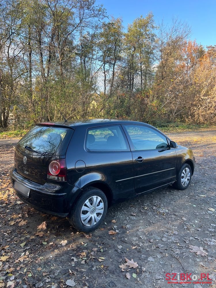 2005' Volkswagen Polo photo #3