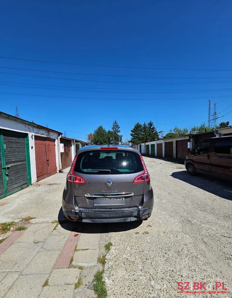 2011' Renault Scenic photo #5