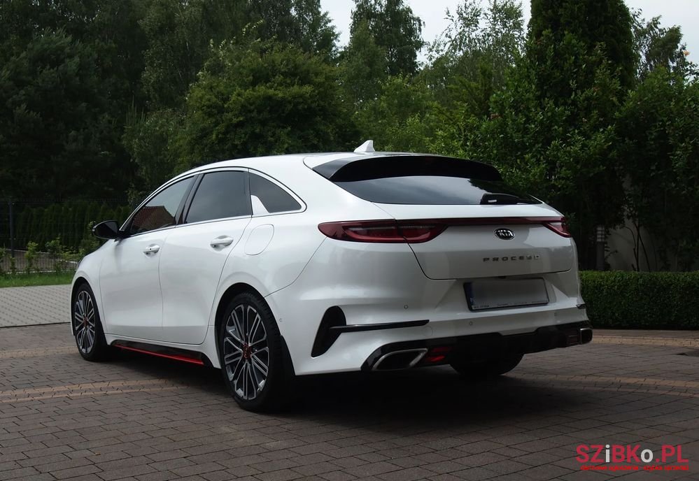 2019' Kia Proceed 1.6 T-Gdi Gt Dct photo #2