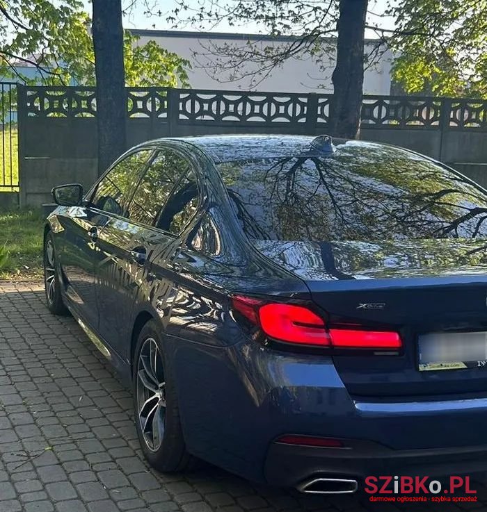 2020' BMW 5 Series 520D photo #3