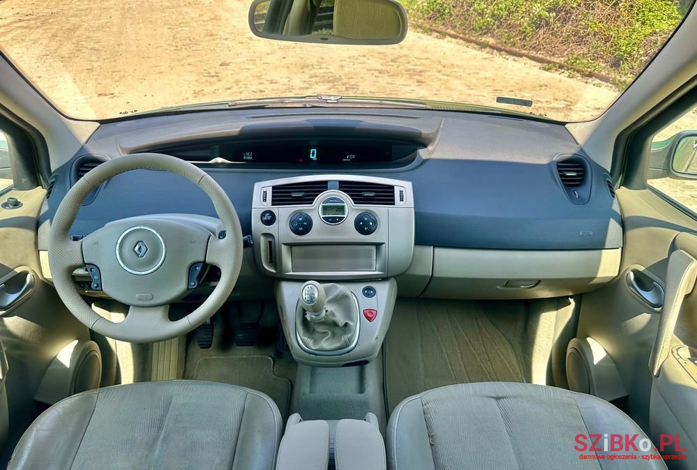 2008' Renault Grand Scenic photo #6