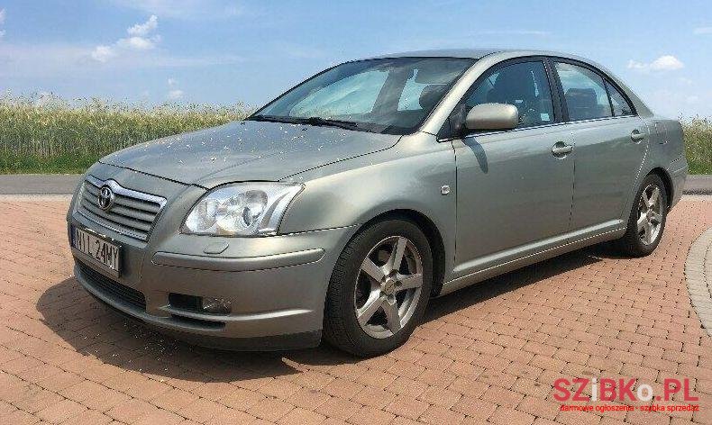 2003' Toyota Avensis photo #1