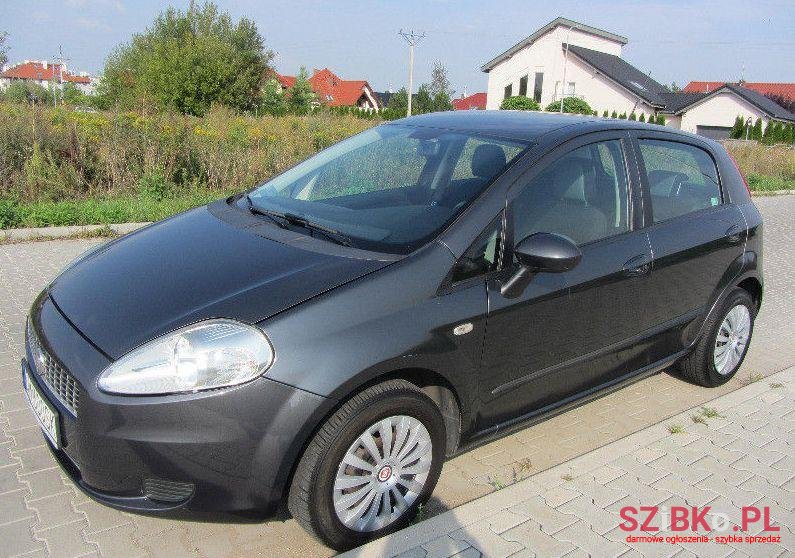 2009' Fiat Punto photo #1