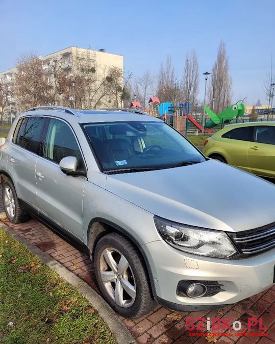 2012' Volkswagen Tiguan photo #5