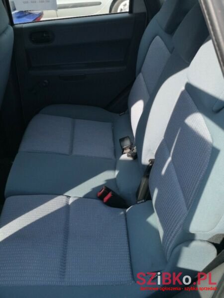 2005' Mitsubishi Colt photo #6