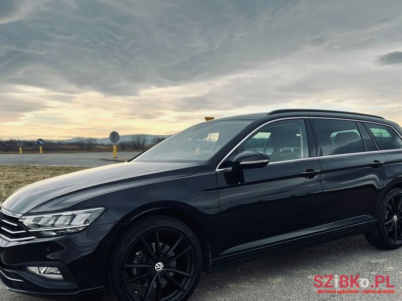 2020' Volkswagen Passat photo #2