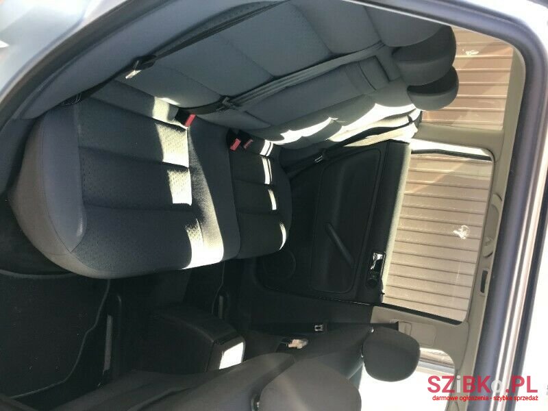 2004' Volkswagen Passat photo #4