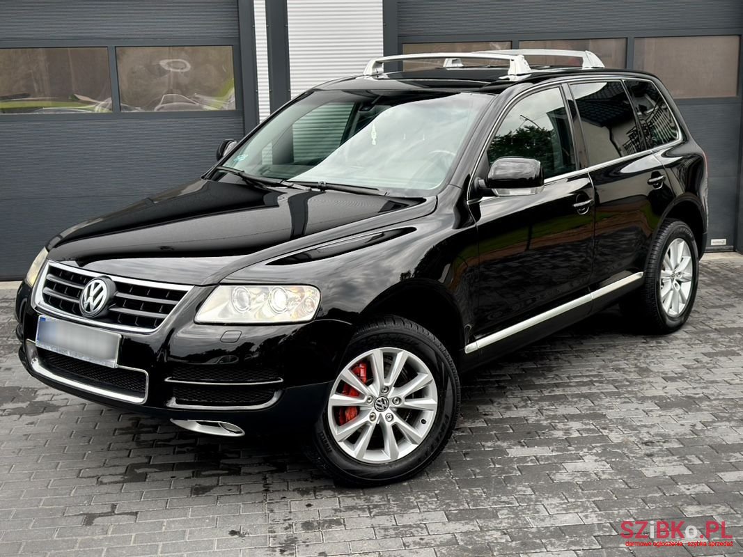2004' Volkswagen Touareg photo #1