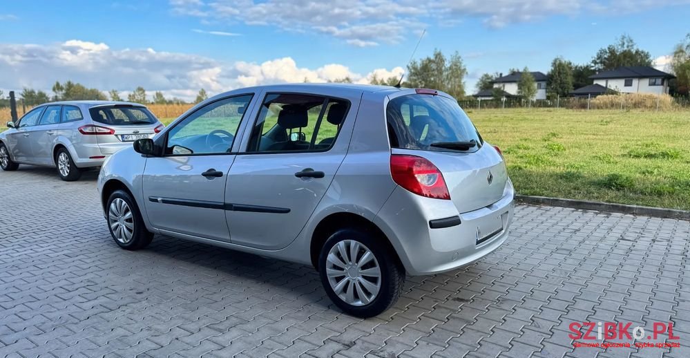 2006' Renault Clio photo #3