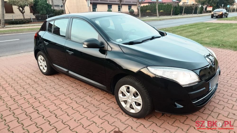 2011' Renault Megane 1.6 16V Generation photo #3