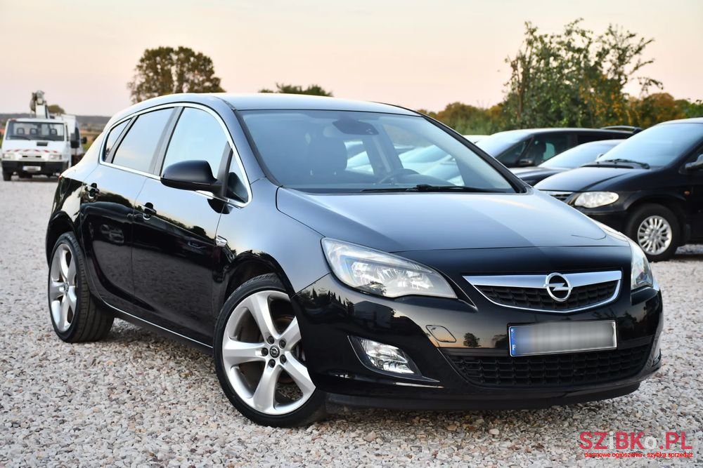 2010' Opel Astra 1.6 Sport photo #3