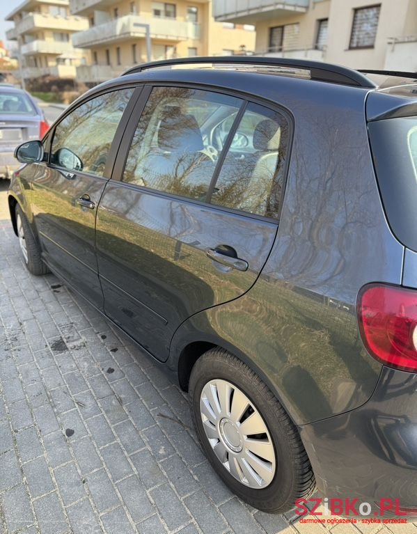 2009' Volkswagen Golf Plus photo #6