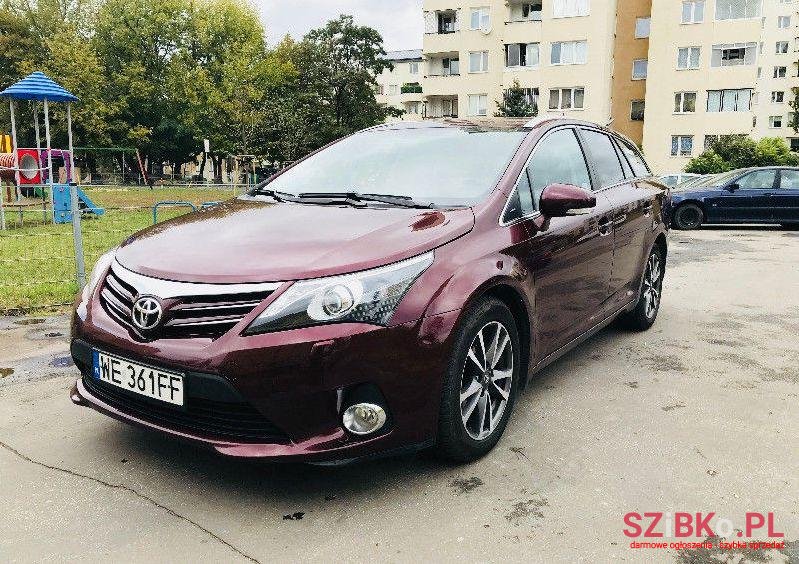 2013' Toyota Avensis photo #1