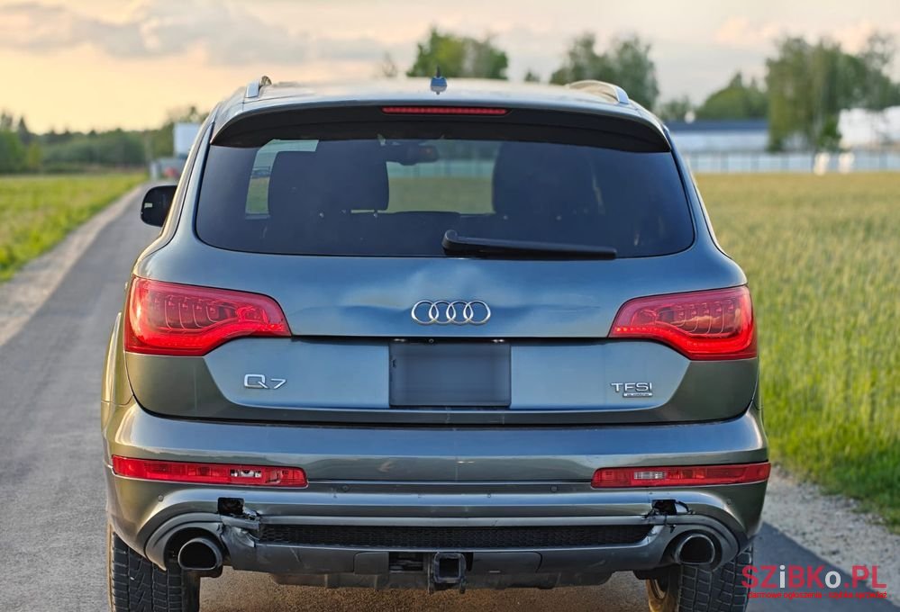 2015' Audi Q7 photo #4