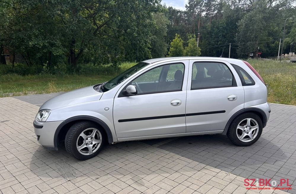 2005' Opel Corsa 1.2 16V Cosmo photo #4