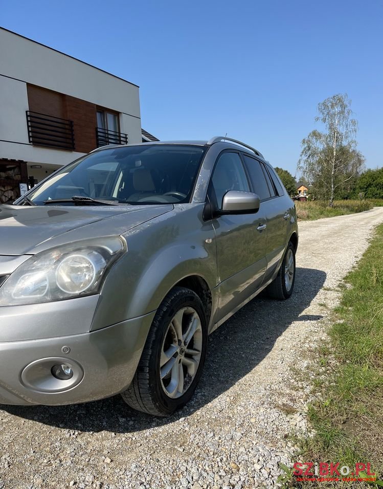 2010' Renault Koleos 2.0 Dci 4X4 Bose Edition photo #3