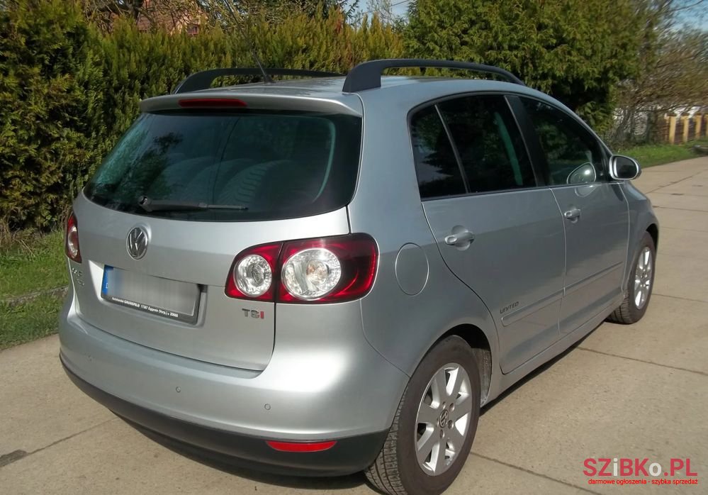 2007' Volkswagen Golf photo #3