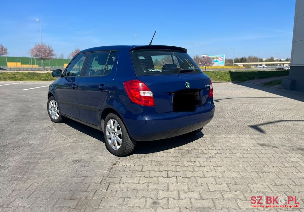 2011' Skoda Fabia 1.2 Tsi Ambition photo #4
