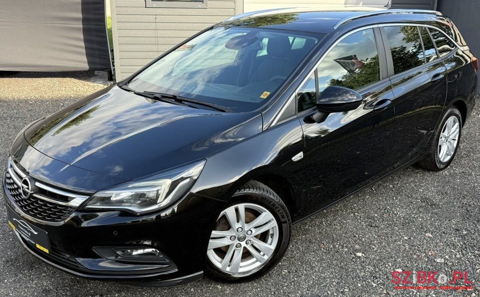 2019' Opel Astra photo #1
