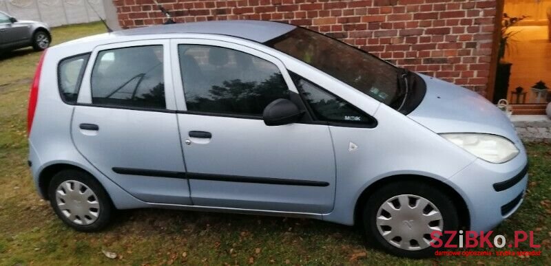 2005' Mitsubishi Colt photo #4