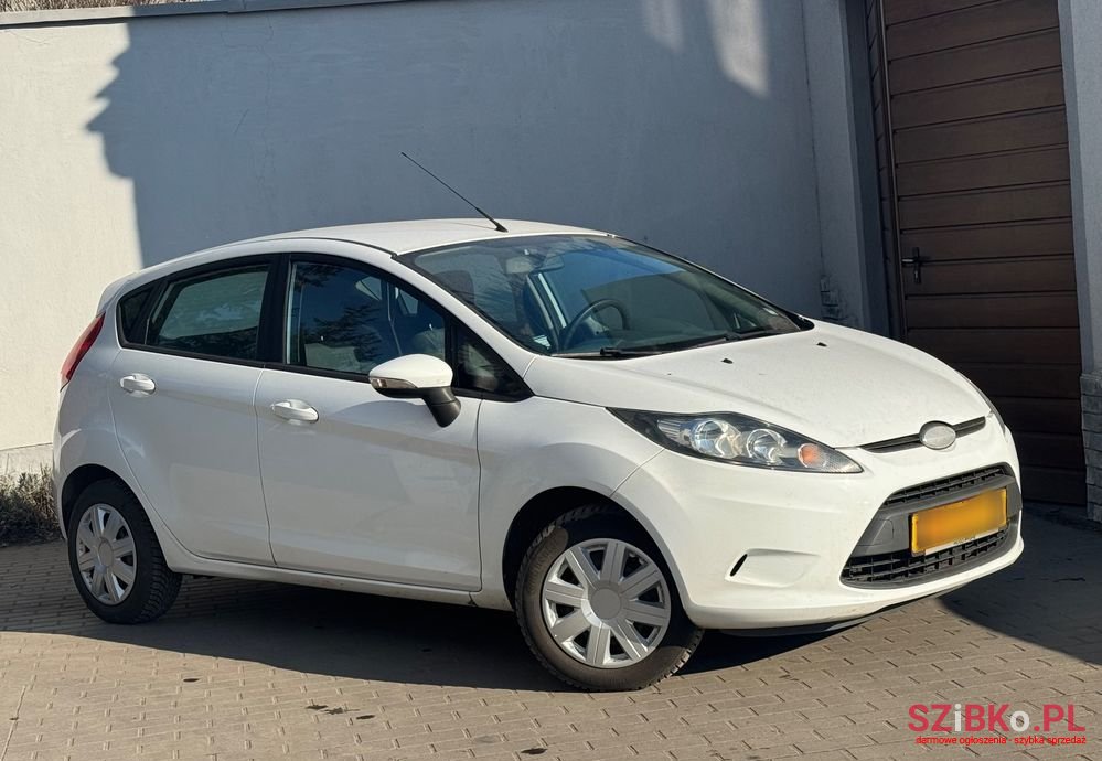 2010' Ford Fiesta photo #1