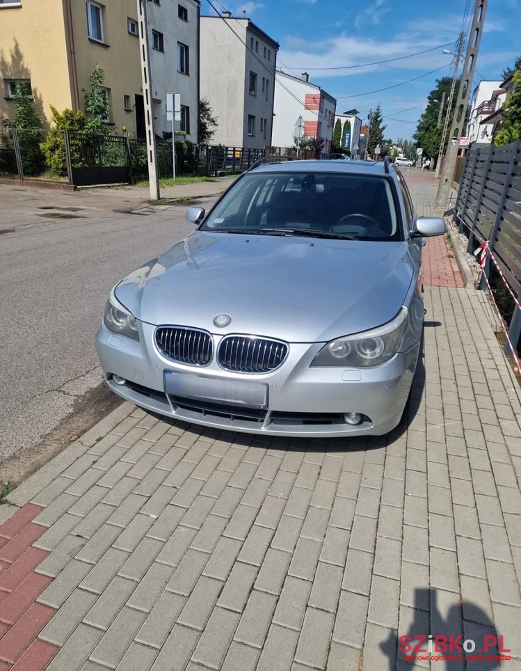 2006' BMW 5 Series 530D Touring photo #1