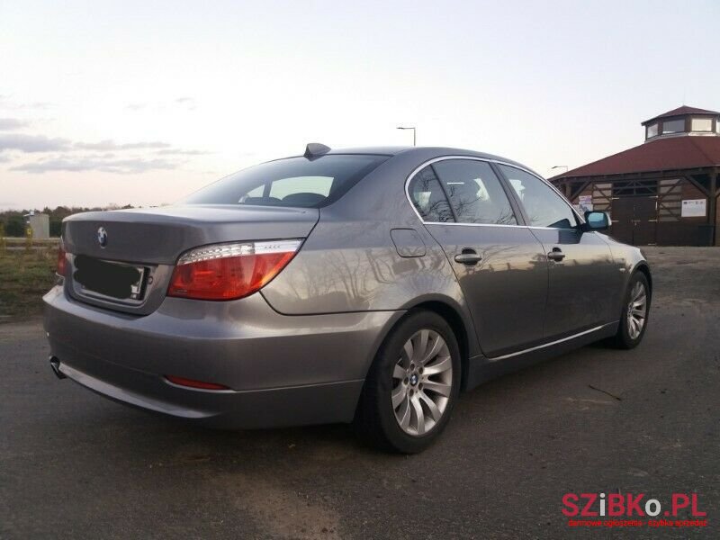 2007' BMW 520 photo #3