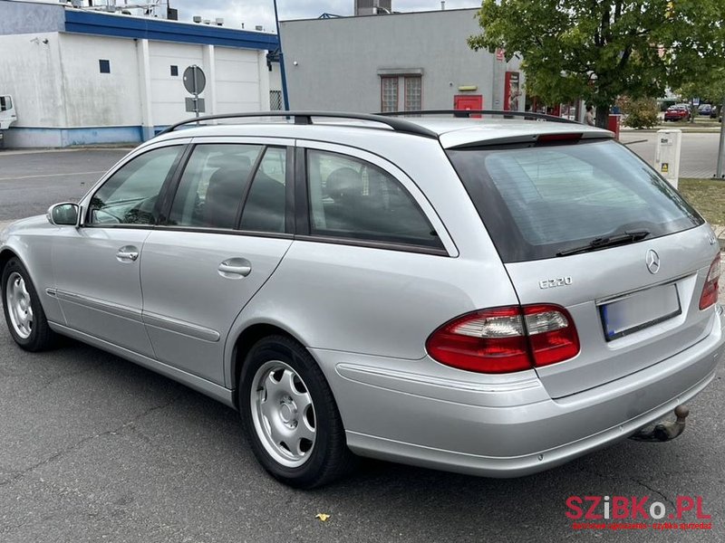 2004' Mercedes-Benz E-Class photo #6