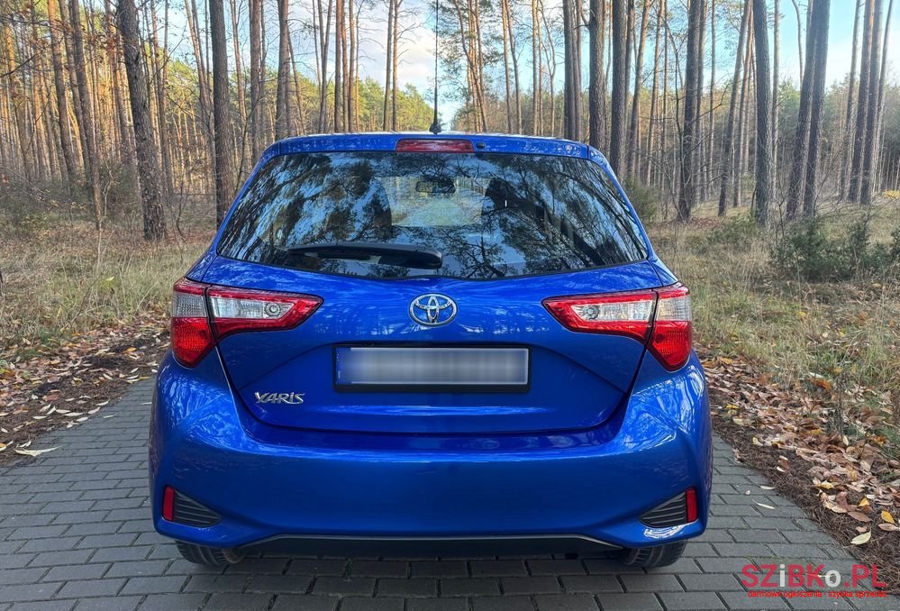 2017' Toyota Yaris photo #4