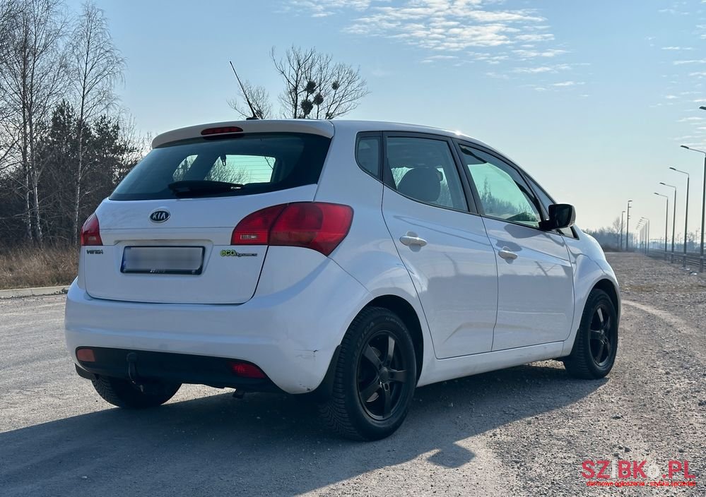 2010' Kia Venga photo #1