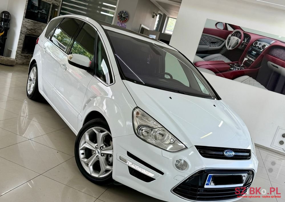 2013' Ford S-Max photo #1