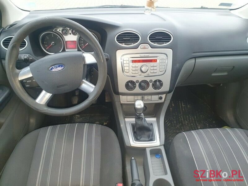 2009' Ford Focus photo #5