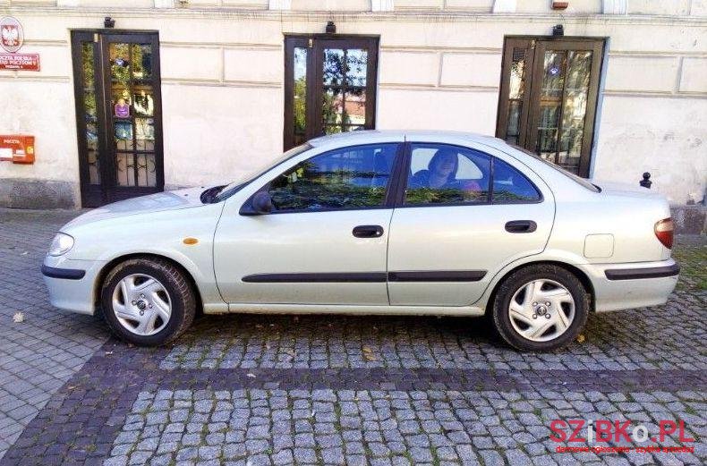 2002' Nissan Almera photo #1