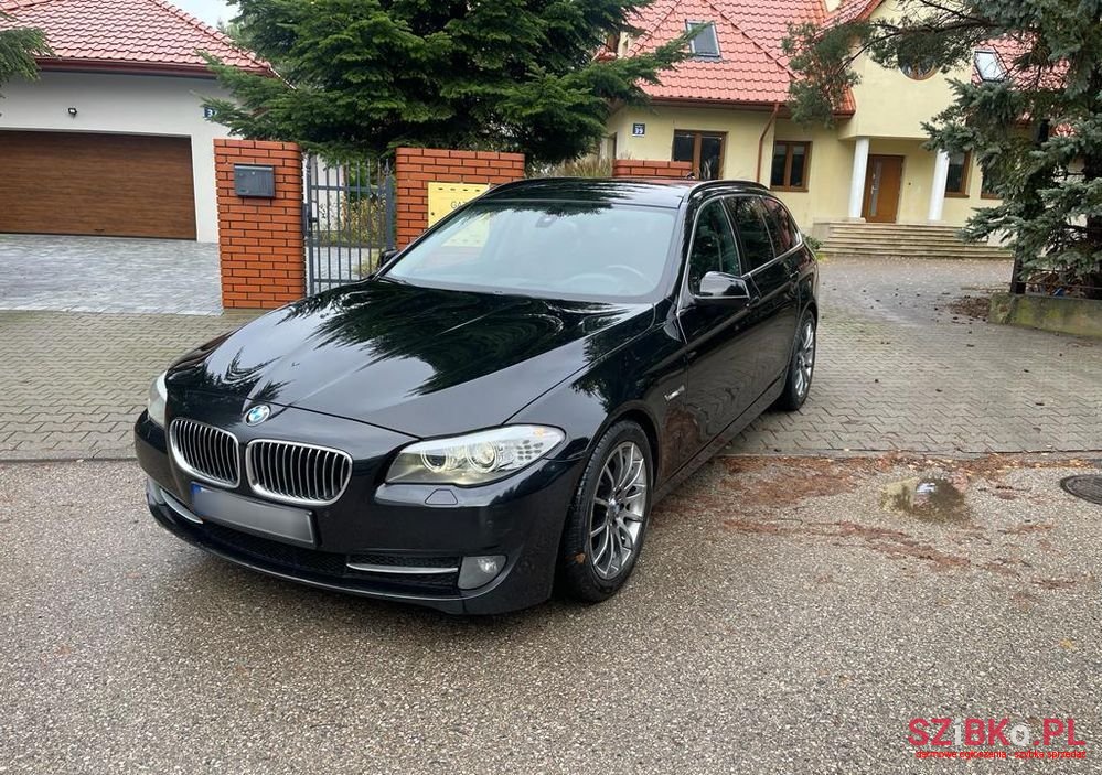 2010' BMW 5 Series photo #3