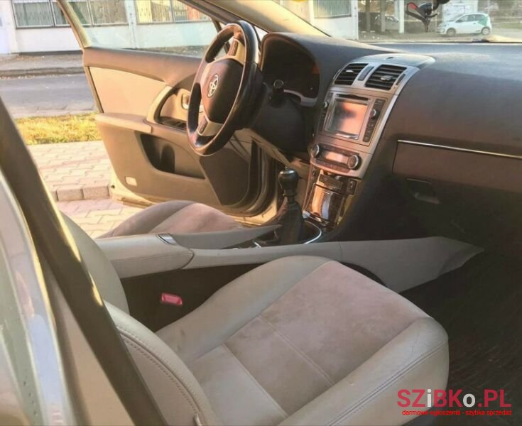 2012' Toyota Avensis photo #5