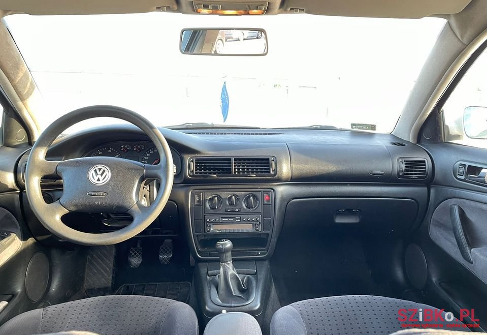 1999' Volkswagen Passat photo #5