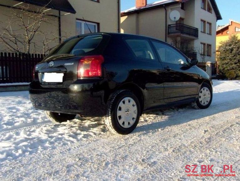 2004' Toyota Corolla photo #1